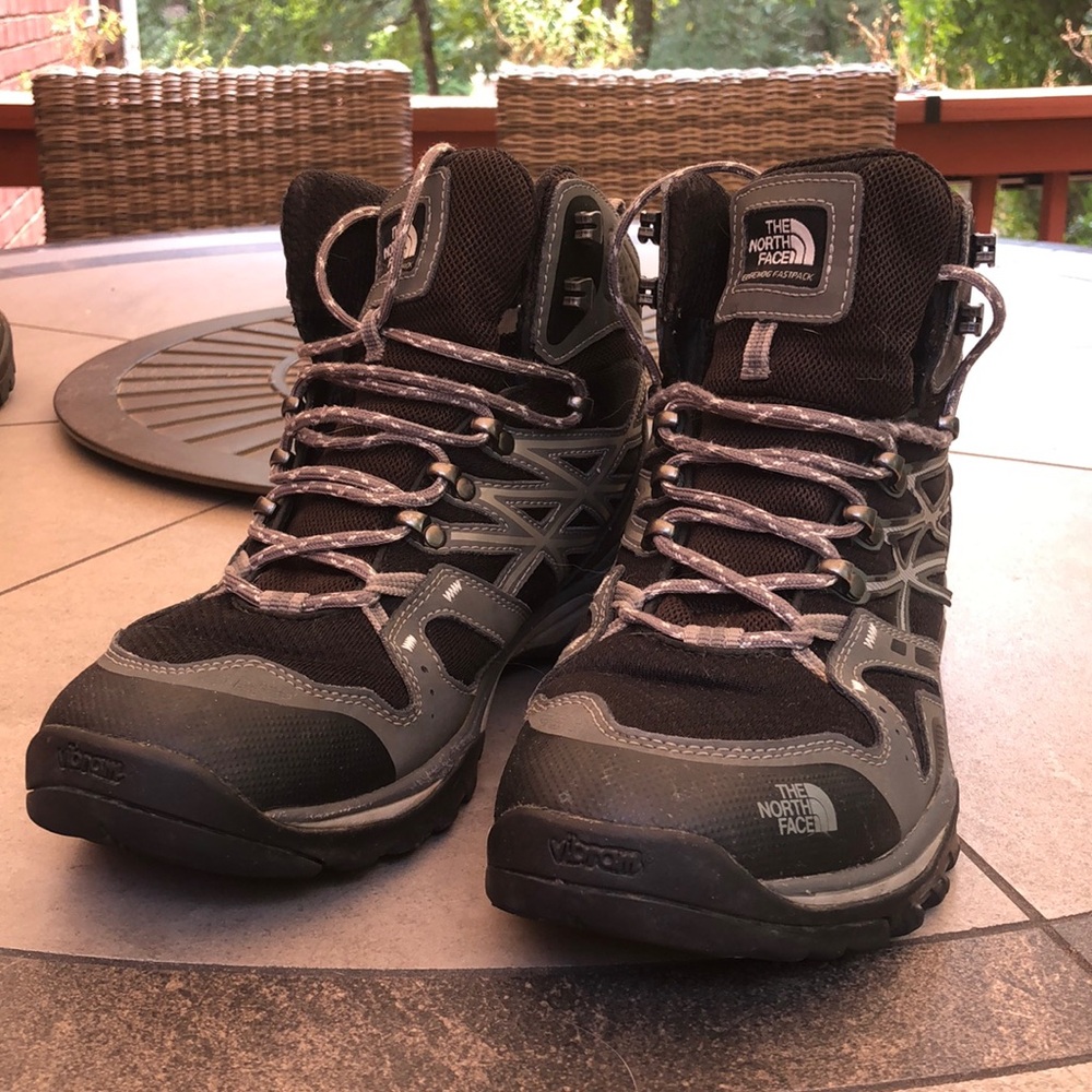Men’s high top Hedgehog Fastpack North Face hiking boots size 10.5 with goretex